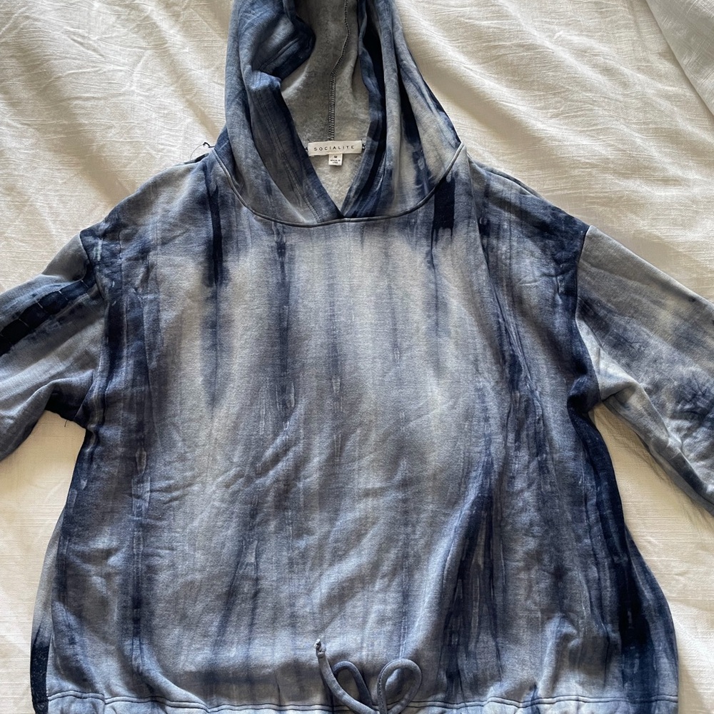 Socialite size M blue tie dye long sleeve